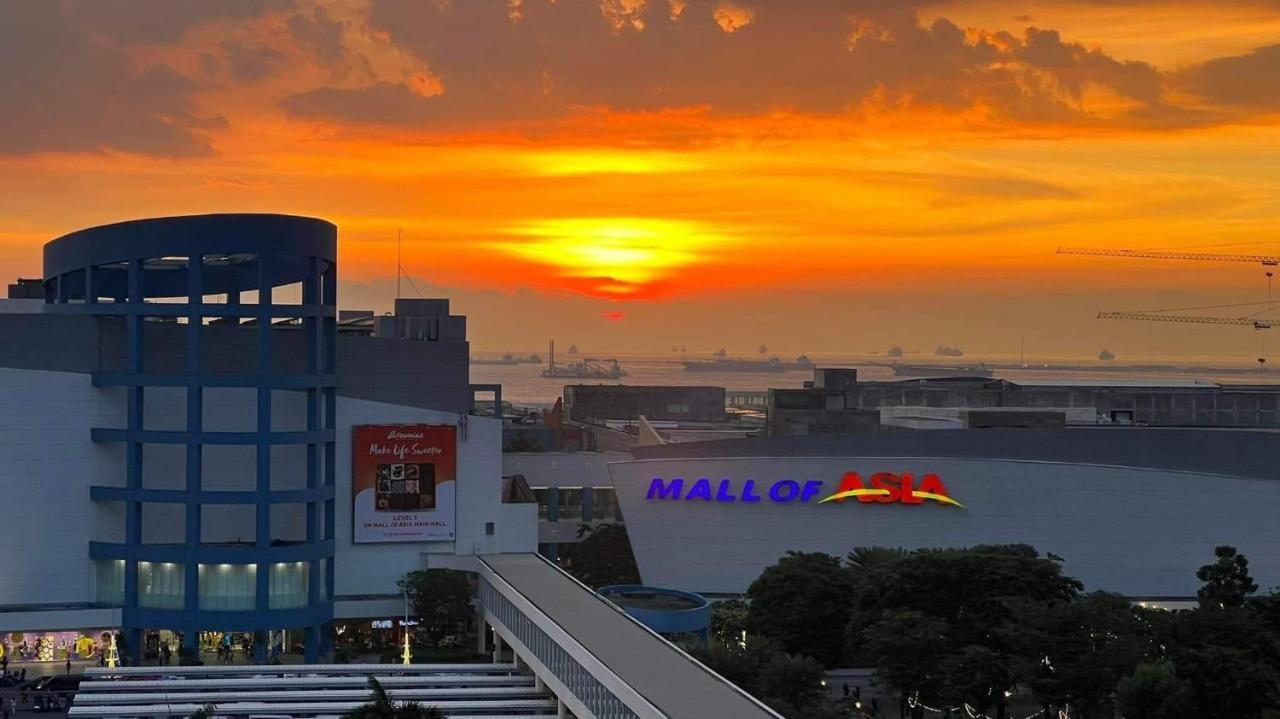Madison'S Place At Sea Moa Manila Exterior photo
